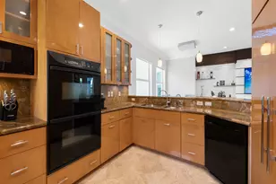 208 SE 10th Ter, Fort Lauderdale, FL 33301 - Photo 9