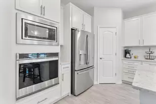 8623 Patron Ln, Lake Worth, FL 33467 - Photo 9