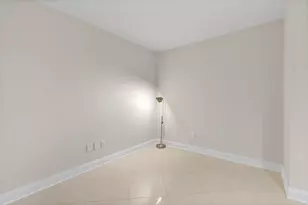 2617 NE 14th Ave, Wilton Manors, FL 33334 - Photo 17