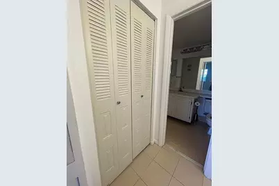 3001 W Rolling Hills Circle #608, Davie, FL 33328 - Photo 9