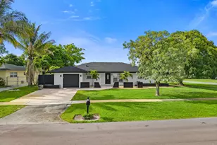 908 Hibiscus Dr, Royal Palm Beach, FL 33411 - Photo 1