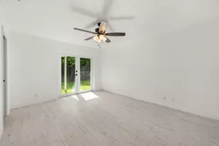908 Hibiscus Dr, Royal Palm Beach, FL 33411 - Photo 17