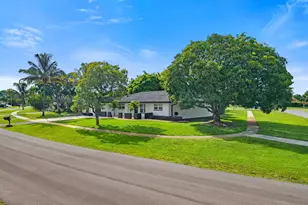 908 Hibiscus Dr, Royal Palm Beach, FL 33411 - Photo 29