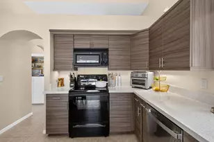 33 Selby Ln, Palm Beach Gardens, FL 33418 - Photo 25