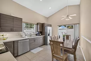 33 Selby Ln, Palm Beach Gardens, FL 33418 - Photo 25