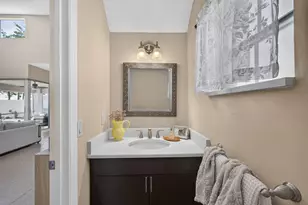 33 Selby Ln, Palm Beach Gardens, FL 33418 - Photo 27