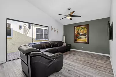 1055 NW 18th Avenue, Delray Beach, FL 33445 - Photo 5