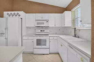 9729 Lemonwood Way, Boynton Beach, FL 33437 - Photo 15