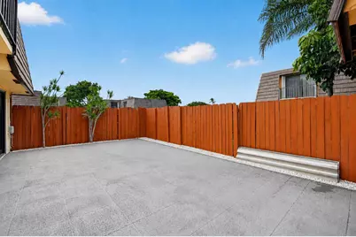744 Springdale Circle, Palm Springs, FL 33461 - Photo 5