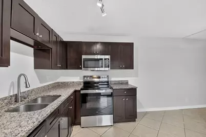 744 Springdale Circle, Palm Springs, FL 33461 - Photo 15