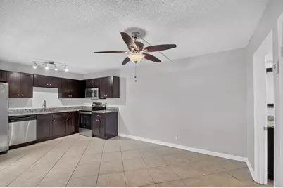 744 Springdale Circle, Palm Springs, FL 33461 - Photo 9