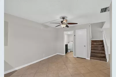 744 Springdale Circle, Palm Springs, FL 33461 - Photo 11