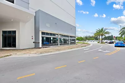16375 Biscayne Boulevard, North Miami Beach, FL 33160 - Photo 13