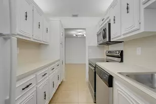 1142 W Circle Ter Terrace W, Delray Beach, FL 33445 - Photo 15