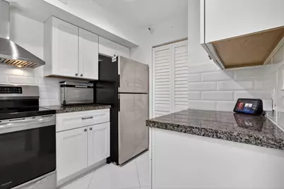 180 Yacht Club Way #304, Hypoluxo, FL 33462 - Photo 17