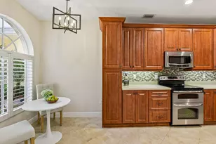 692 W Palm Aire Dr, Pompano Beach, FL 33069 - Photo 13