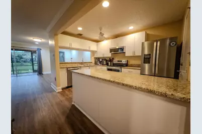 2011 E Discovery Cir E, Deerfield Beach, FL 33442 - Photo 13