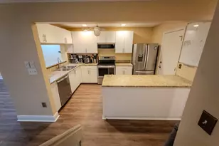 2011 E Discovery Cir E, Deerfield Beach, FL 33442 - Photo 13