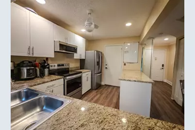 2011 E Discovery Cir E, Deerfield Beach, FL 33442 - Photo 11