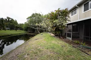 2011 E Discovery Cir E, Deerfield Beach, FL 33442 - Photo 7