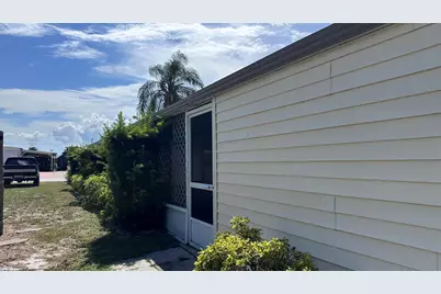 8379 SE Eagle Avenue, Hobe Sound, FL 33455 - Photo 11