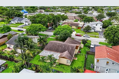 3857 NW 1st Place, Deerfield Beach, FL 33442 - Photo 37