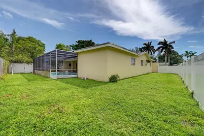 7211 NW 21st Street, Sunrise, FL 33313 - Photo 17