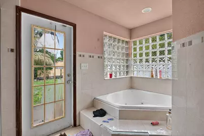 4390 NW 35th Avenue, Lauderdale Lakes, FL 33309 - Photo 17