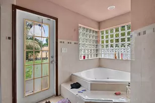 4390 NW 35th Ave, Lauderdale Lakes, FL 33309 - Photo 17