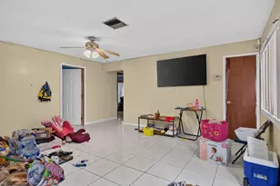 4390 NW 35th Ave, Lauderdale Lakes, FL 33309 - Photo 5