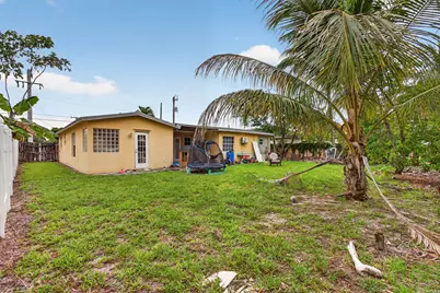 4390 NW 35th Avenue, Lauderdale Lakes, FL 33309 - Photo 25