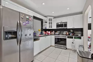 4390 NW 35th Ave, Lauderdale Lakes, FL 33309 - Photo 9