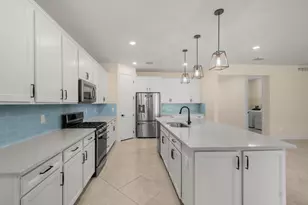 10275 SW Captiva Dr, Port Saint Lucie, FL 34987 - Photo 9