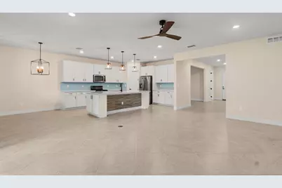 10275 SW Captiva Drive, Port Saint Lucie, FL 34987 - Photo 11