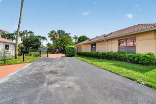 9048 Villa Portofino Cir, Boca Raton, FL 33496 - Photo 47