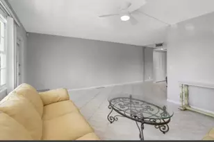 2053 Cornwall C, Boca Raton, FL 33434 - Photo 3
