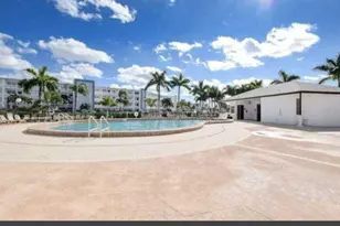 2053 Cornwall C, Boca Raton, FL 33434 - Photo 13