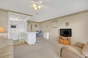 680 Horizon W, Boynton Beach, FL 33435 - Photo 9