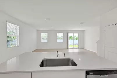 636 Salisbury Circle, Fort Pierce, FL 34982 - Photo 3