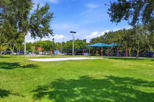 905 NE 28th St, Wilton Manors, FL 33334 - Photo 37