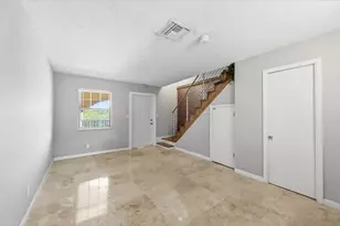 905 NE 28th St, Wilton Manors, FL 33334 - Photo 15