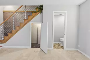 905 NE 28th St, Wilton Manors, FL 33334 - Photo 9