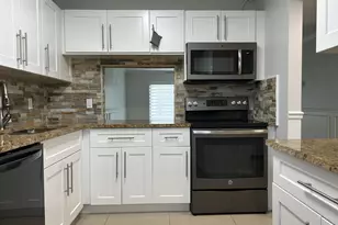 140 Lake Nancy Ln, West Palm Beach, FL 33411 - Photo 3