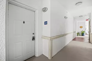 715 NW Flagler Ave, Stuart, FL 34994 - Photo 3