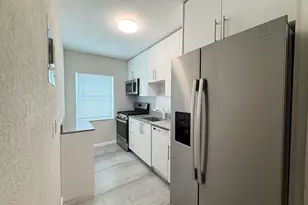 935 8th St, Miami Beach, FL 33139 - Photo 3