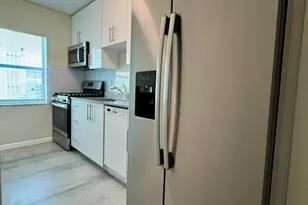 935 8th St, Miami Beach, FL 33139 - Photo 27