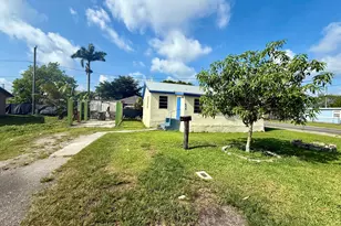 856 SW Ave D, Belle Glade, FL 33430 - Photo 3