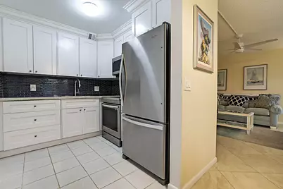 1023 Ellesmere B, Deerfield Beach, FL 33442 - Photo 9