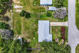 2261 SE Pear Ln, Port Saint Lucie, FL 34952 - Photo 25