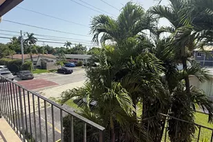 2017 NE 18th St, Fort Lauderdale, FL 33305 - Photo 3